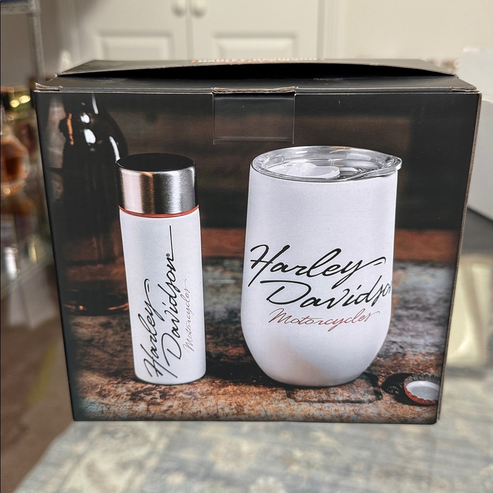 Harley-Davidson White and Black Women's Set - Picture 4 of 4